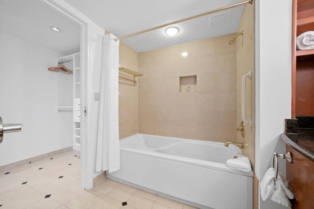 2Br Condo On The Boardwalk With 3 Baths Cozysuites アトランティックシティー エクステリア 写真