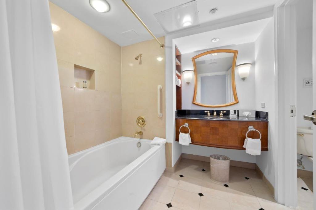2Br Condo On The Boardwalk With 3 Baths Cozysuites アトランティックシティー エクステリア 写真